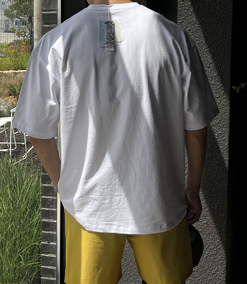 반팔 티셔츠 모델 착용 이미지-S1L61