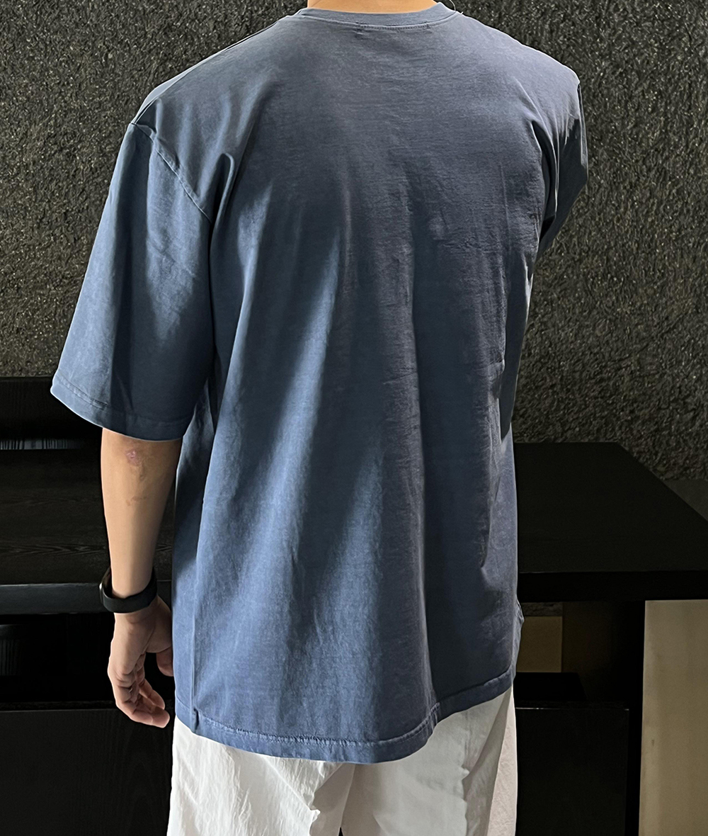 반팔 티셔츠 모델 착용 이미지-S1L54